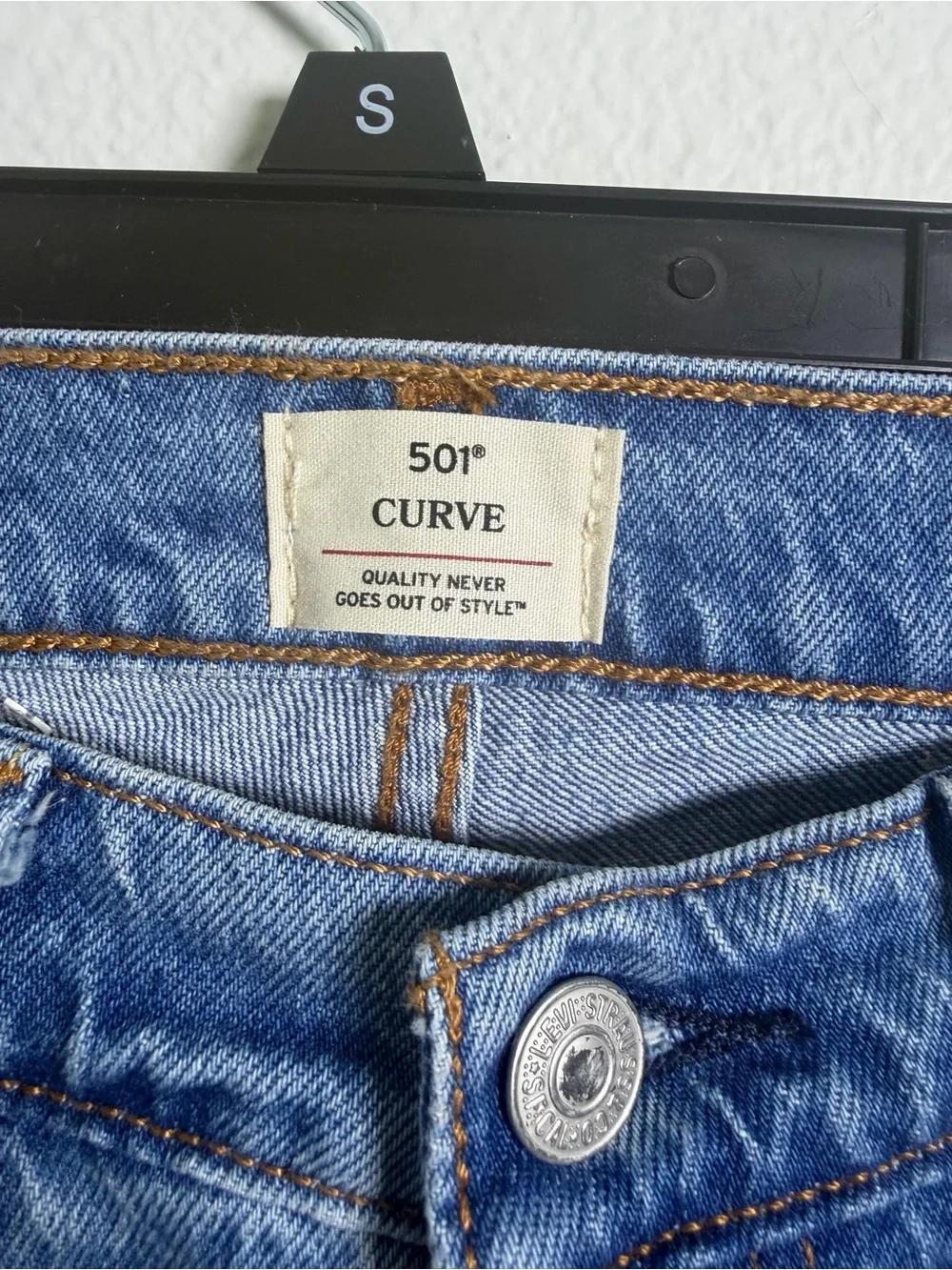 Levi's 501 Curve Light Blue Straight-Leg Button Fly Jeans W26 L30